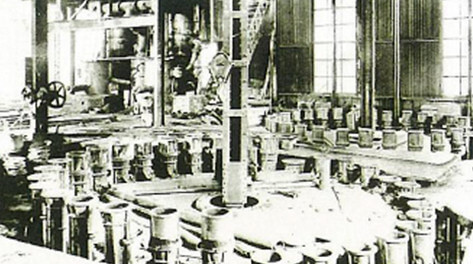 Cast iron pipe rotary casting machine at the Amagasaki Plant (1917)