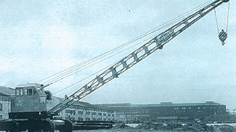 The KM40 type mobile crane being tested at the Mukogawa machinery plant