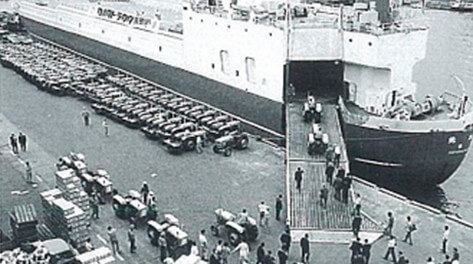 The “Yufutsu Maru” tractor cargo ship commissioned between the Sakai and Tomakomai ports