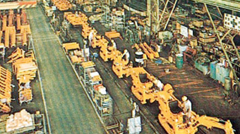 A construction machinery assembly line at the Hirakata machinery plant